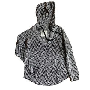 O'Neill Women's Remi Hoodie Black and White Chevron EUC
